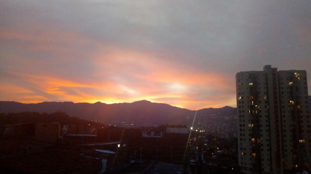 Habitacion Cerca Al Centro Medellin Luaran gambar